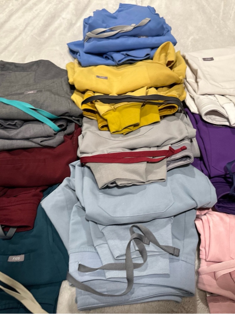 10 sets Figs scrubs  mostly 1 pocket top with Zamora jogger bottoms. MEDIUM